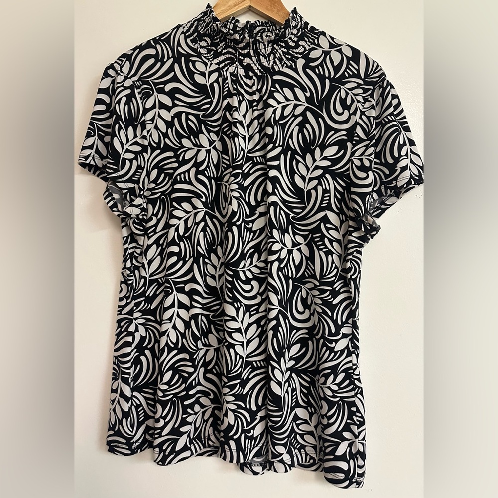 Style & Co. Black and White Leaf Pattern Blouse
